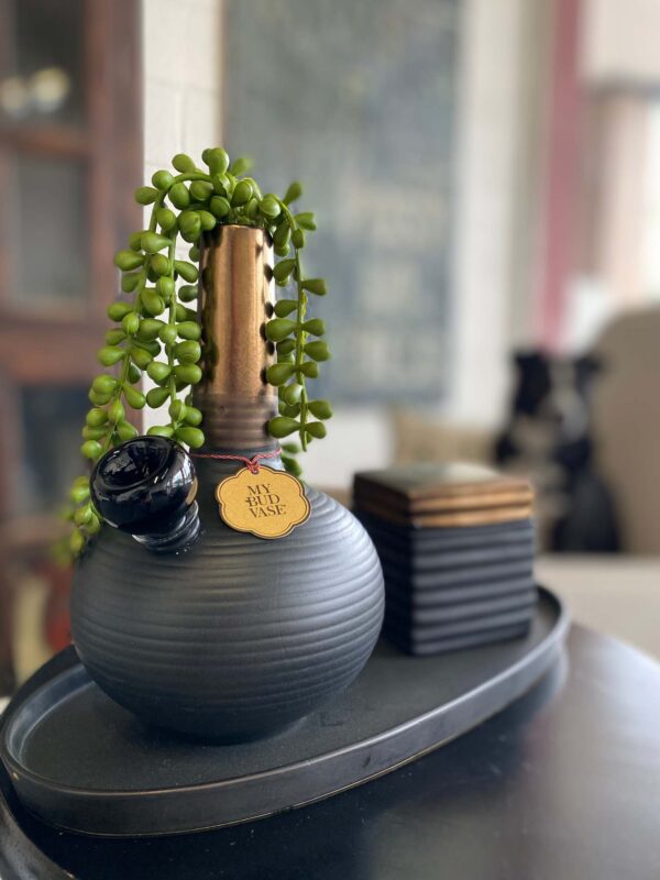 Shop DeAngelo Vase Bong in australian